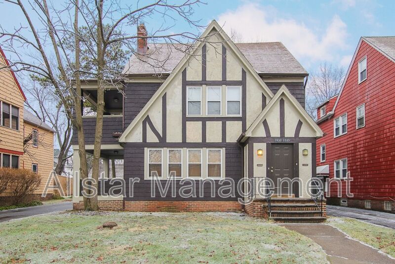 South Euclid House: 1533 Genesee Rd