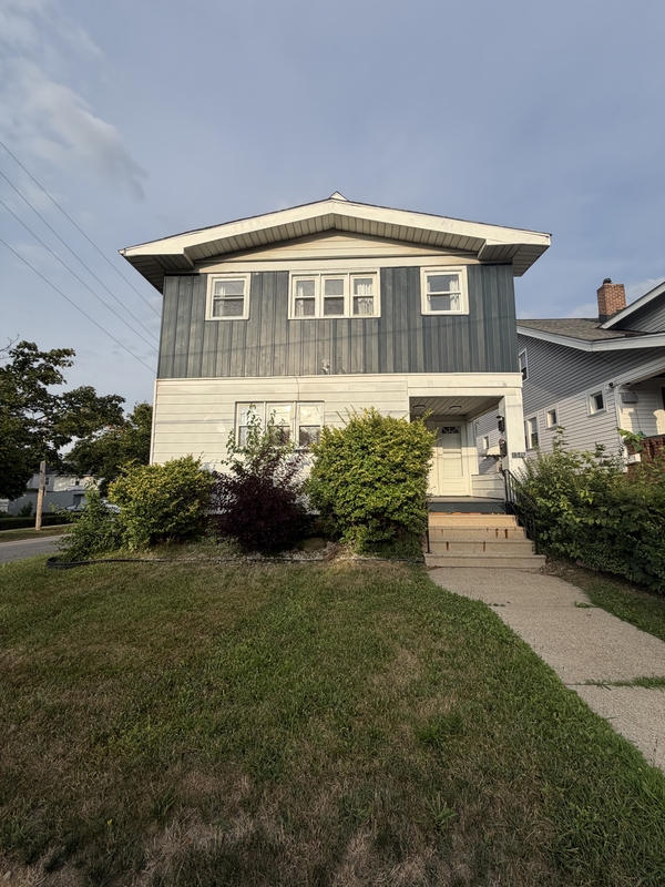 Cleveland Condo: 4345 West 48th Street - Upstairs