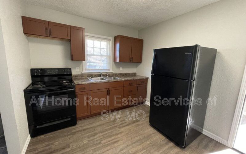 Springfield Condo: 2000 W College