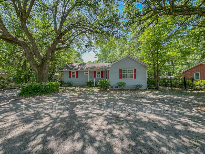 Charleston House: 1709 Mulmar Street