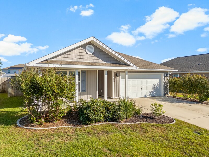 Callaway House: 133 Red Bay Road