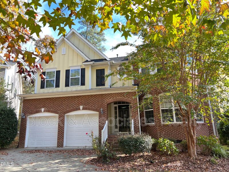 Cary House: 936 Bentbury Way