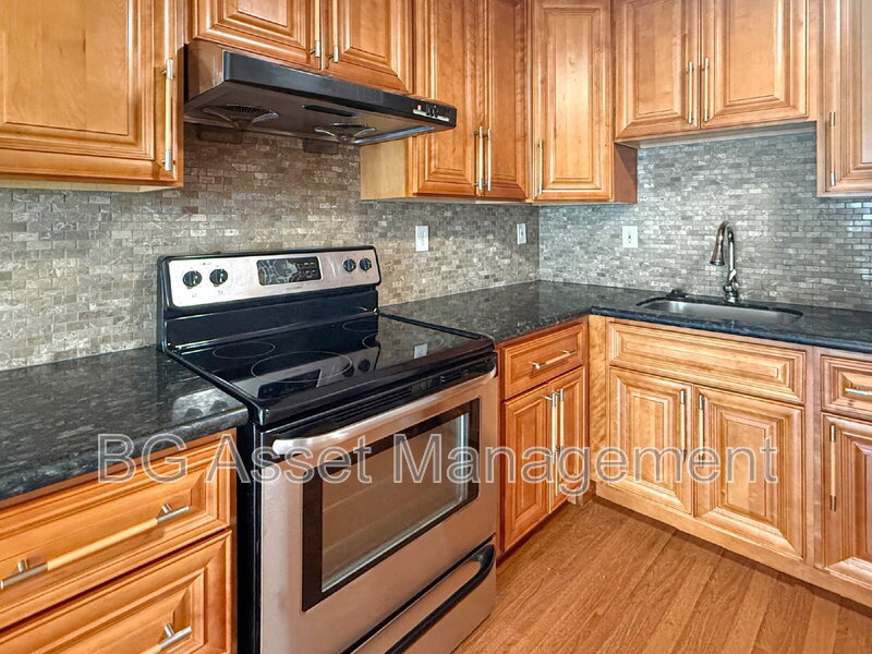 Oakland Condo: 1459 MacArthur Blvd