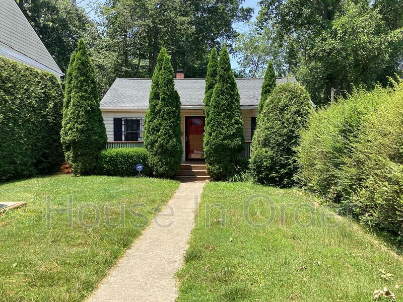 Asheville House: 34 Erskine Ave.