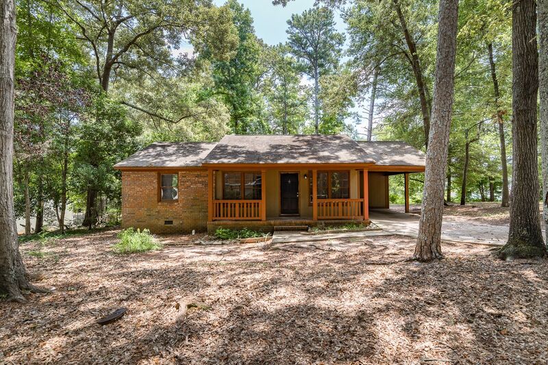 Athens House: 170 Garnett Ridge Dr