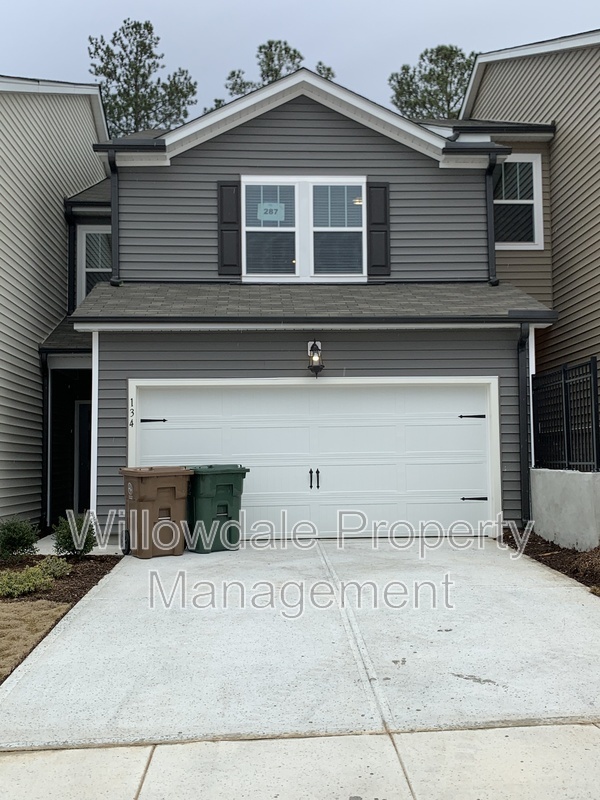 Cary Townhome: 134 Ashlar Court