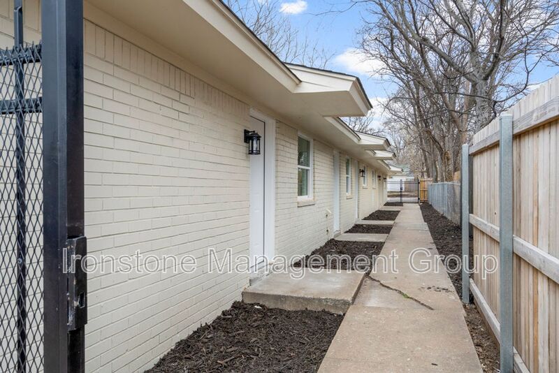 Tulsa House: 1011 S Rockford Avenue