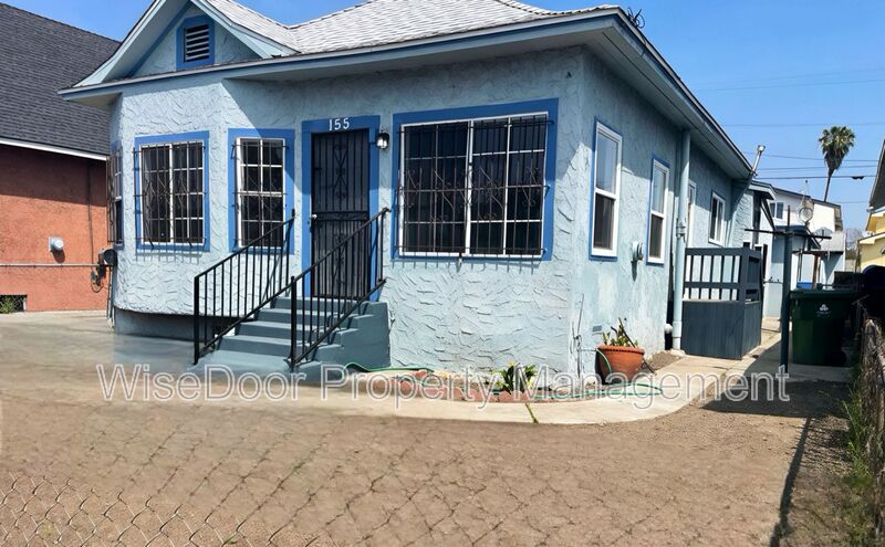 Los Angeles Condo: 155 W 43rd Street