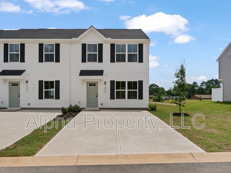 Spartanburg Townhome: 3002 Oaksmere Dr