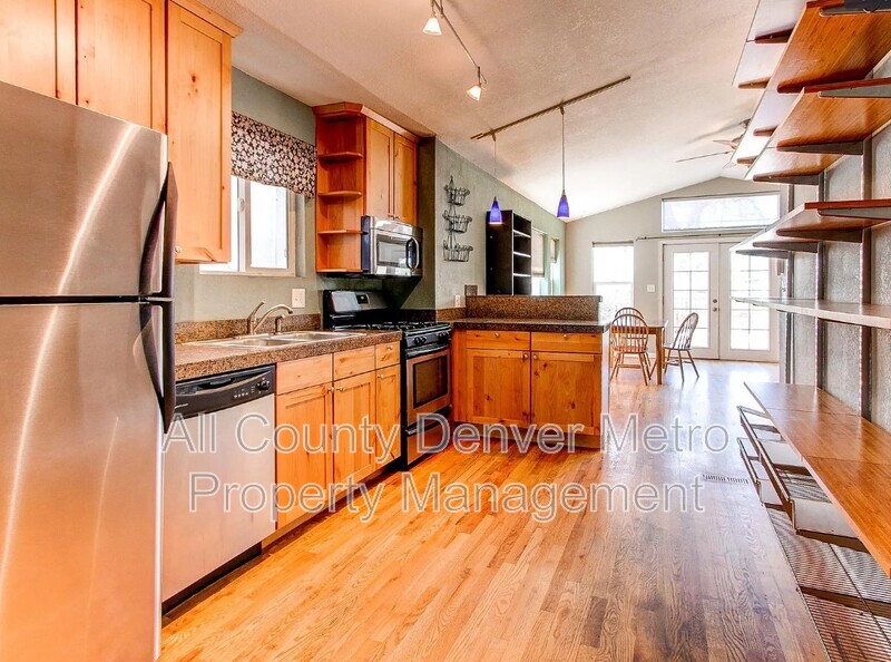 Denver House: 849 Lipan St