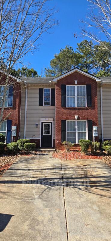 Lithonia House: 2478 Piering Dr