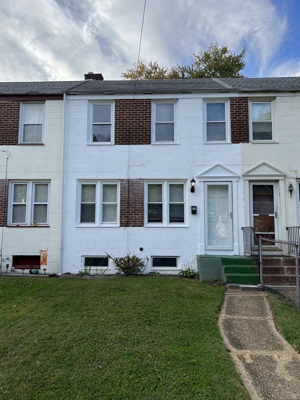 Wilmington House: 105 Bungalow Avenue