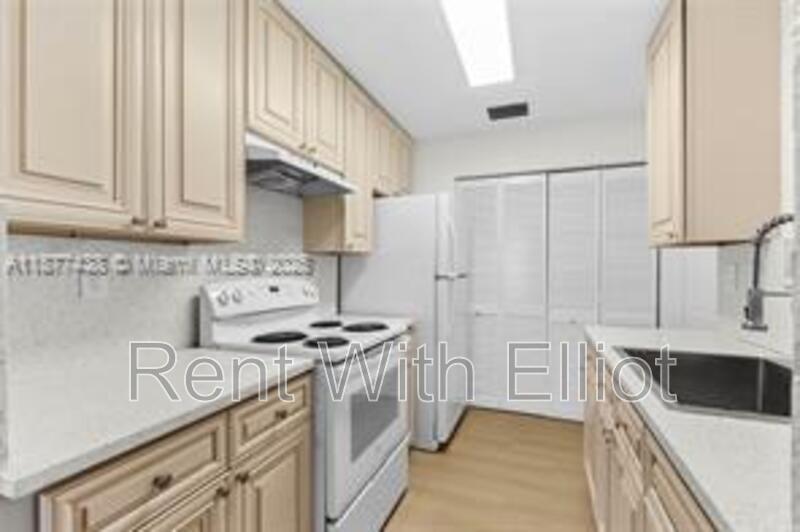 Hollywood Condo: 5629 Taft St.