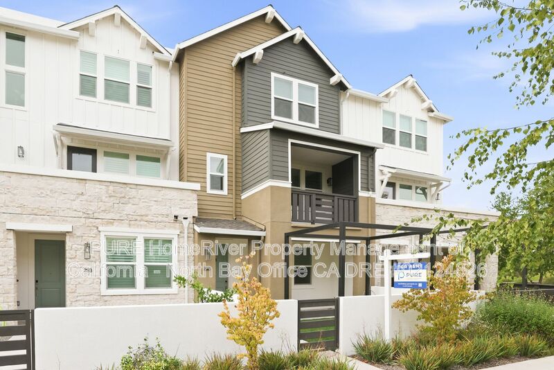 Santa Rosa House: 295 Gambrel Circle