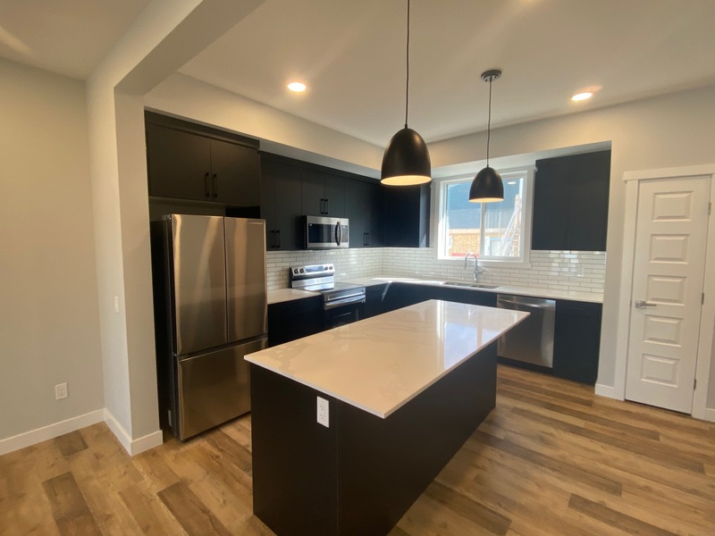 Edmonton House: 8049 Cedric Mah Road