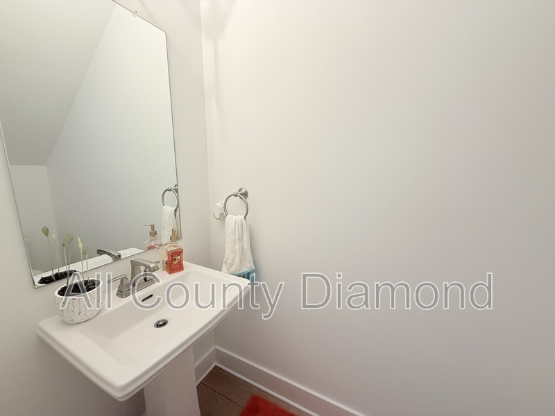 Main Rental Photo 8