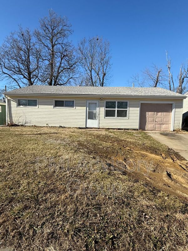 Topeka House: 3525 SE Adams St