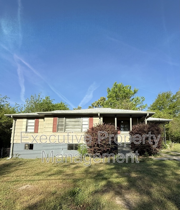 Centerpoint House: 2320 5th Street NW