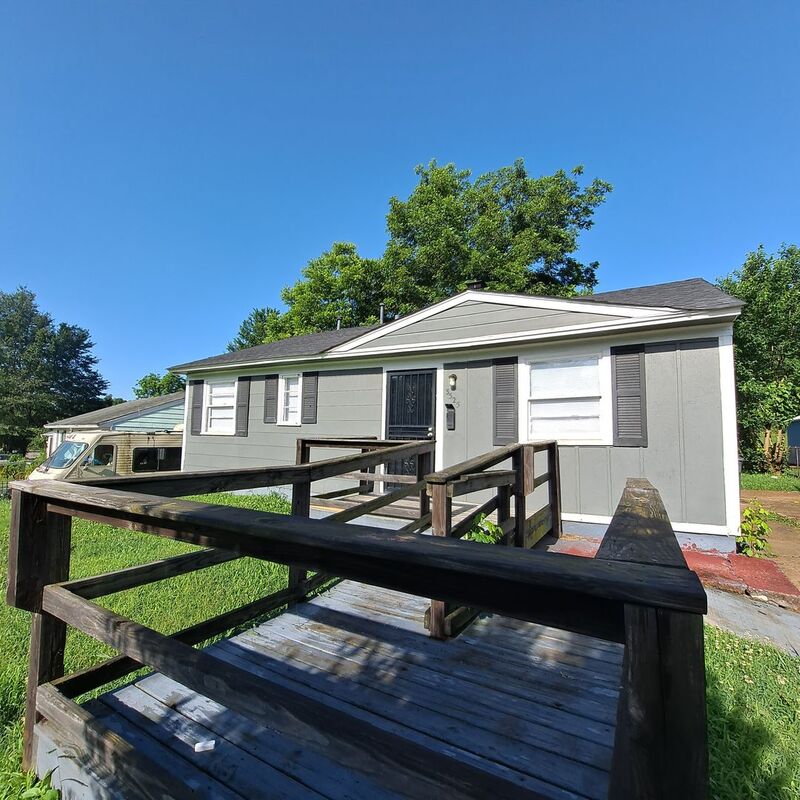 Memphis House: 3525 Rochester Rd