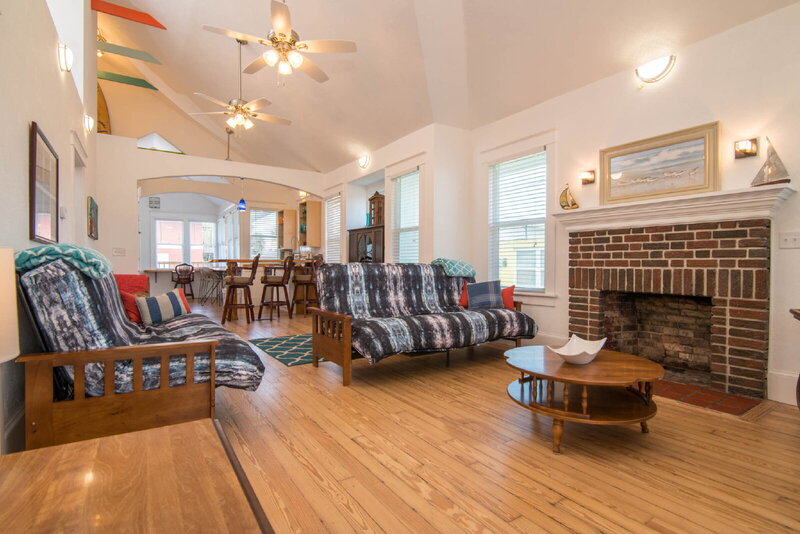 Daytona Beach House: 609 Lenox Avenue