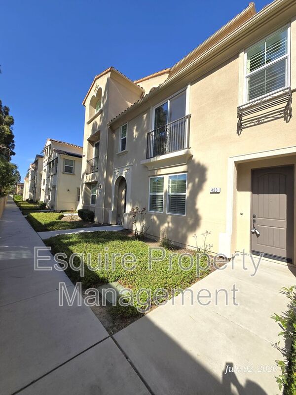 CAMARILLO House: 433 CASTIANO ST