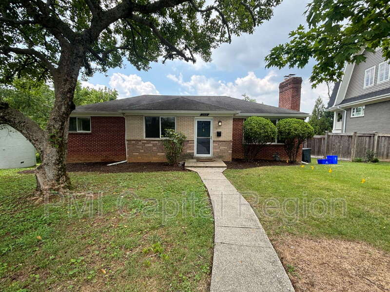 Chevy Chase House: 2929 Terrace Dr