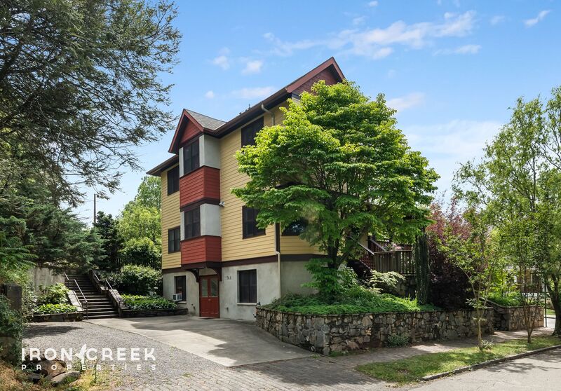 Asheville House: 56-A Starnes Avenue