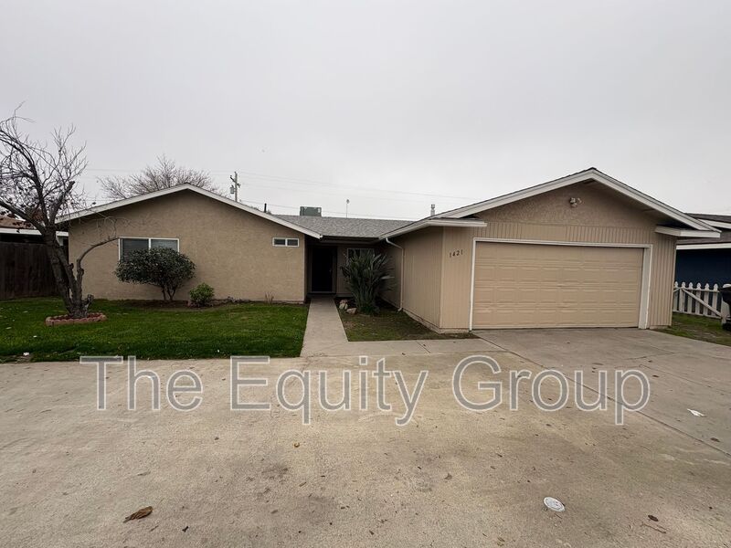 Tulare House: 1421 East Bardsley Ave