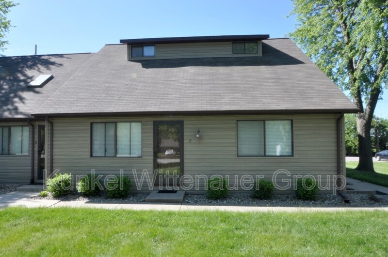 O'Fallon Condo: 435-7 Ponderosa Ave