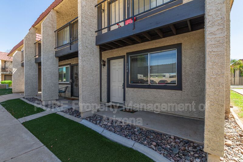 Tempe Condo: 700 W University Dr