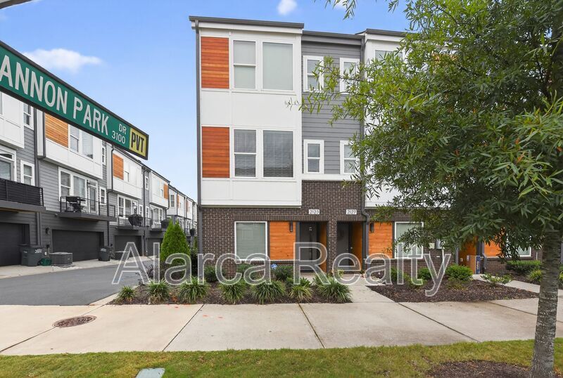 Charlotte Townhome: 2123 Bryant Park Dr