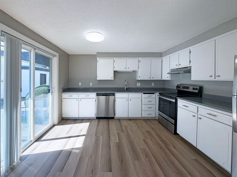 Photo 3 of rental home at 1109-A West 6th Avenue
