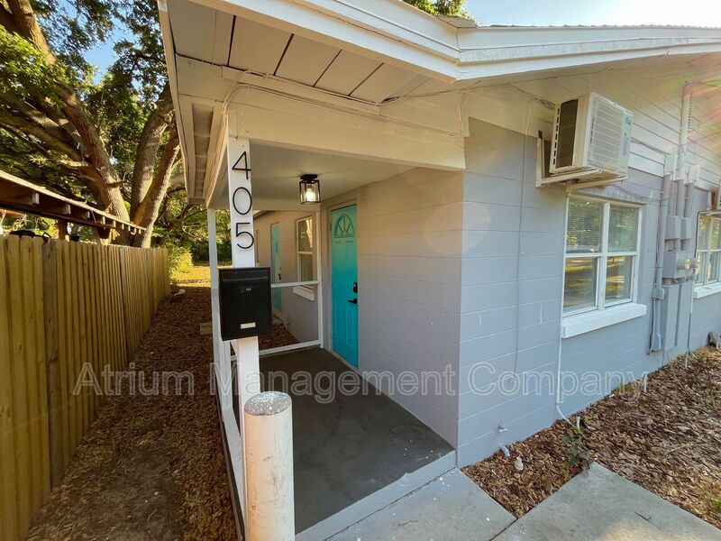 Winter Haven House: 405 NE Avenue M