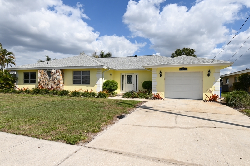North Fort Myers House: 4520 Vinsetta Avenue