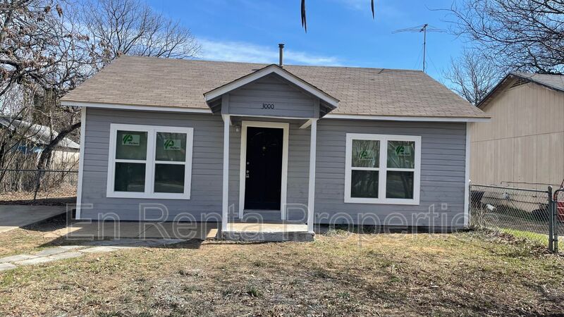 Forth Worth House: 3000 Hiawatha Trail