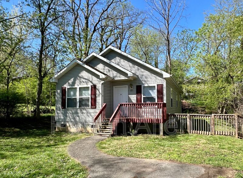 Asheville House: 30 Branning St