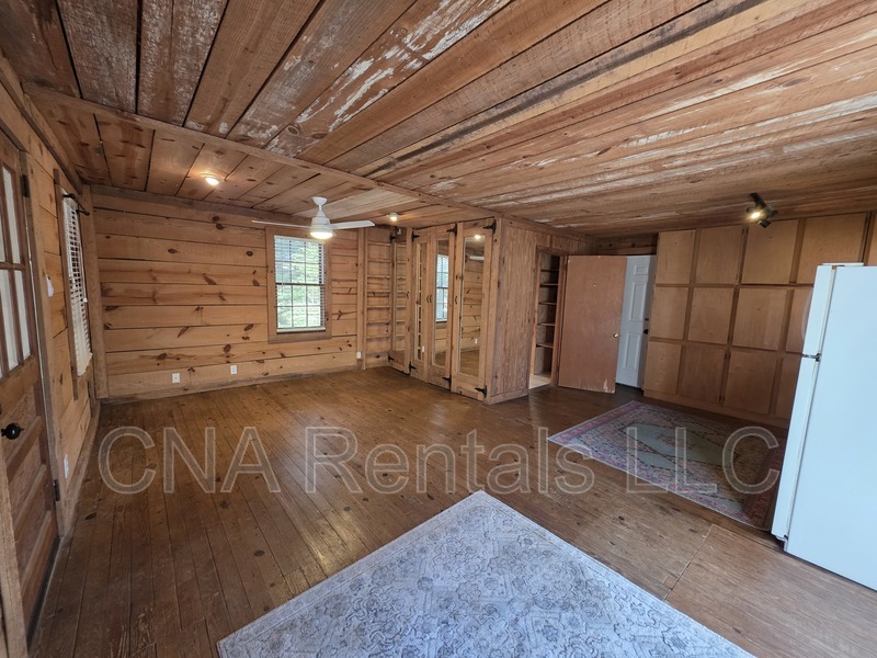 Alpharetta House: 170 Red  Bank Rd