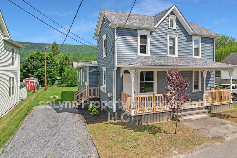 Ellerslie Condo: 14210 Temple Street