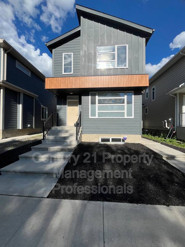 Edmonton House: 7427 106 Street