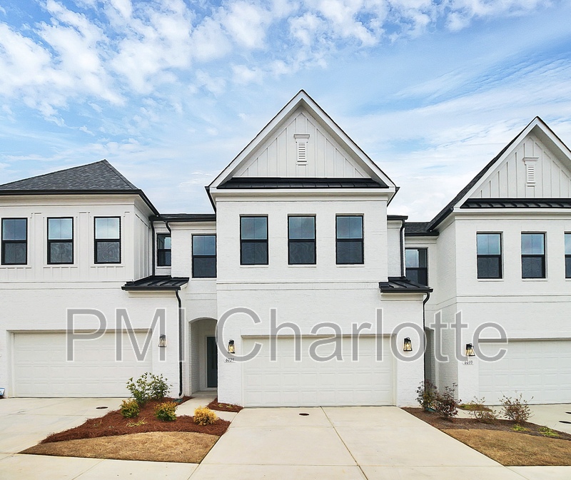 Charlotte Townhome: 6029 Mariemont Cir
