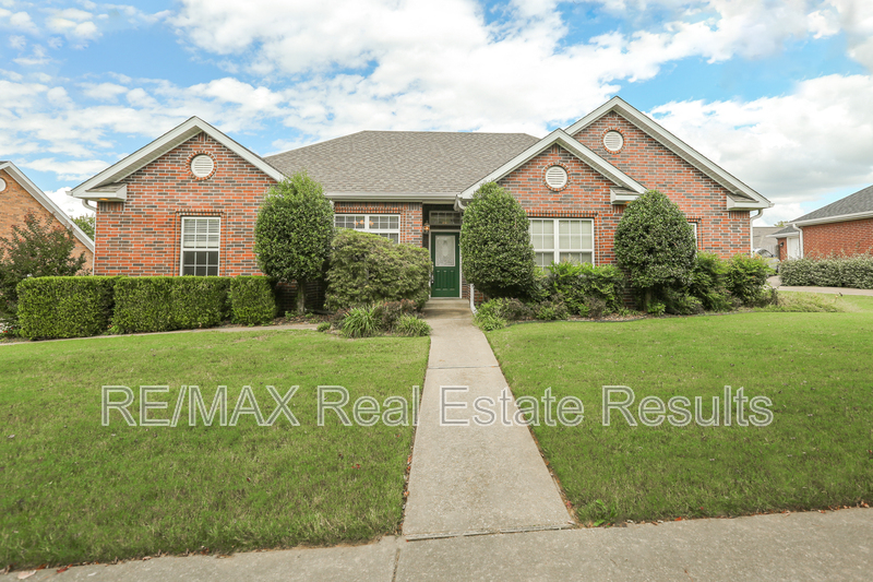 Springdale House: 6454 Norman