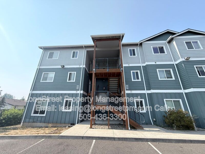 Keizer House: 3655 Pleasant View Dr NE