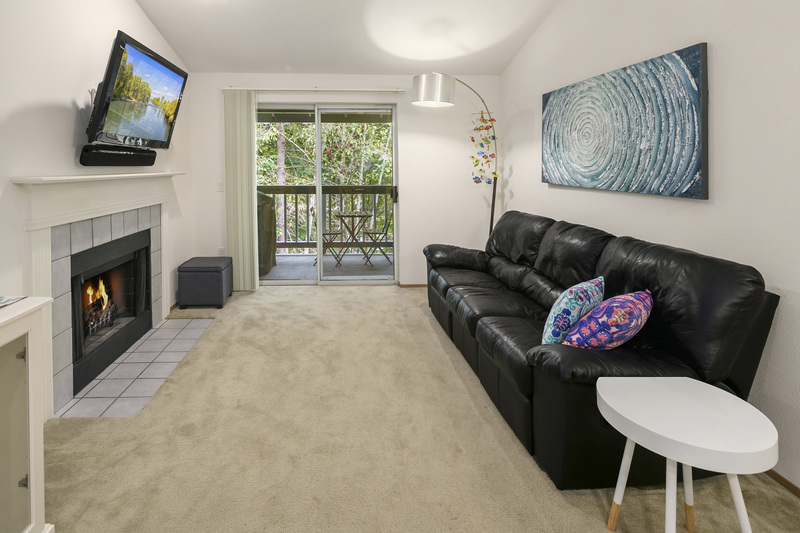 Mountlake Terrace Condo: 23321 Cedar Way