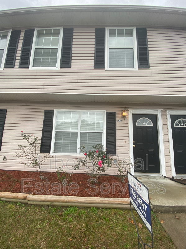 Request a Viewing for 1100 Pineland Ave, Apt 8D Tenant Turner