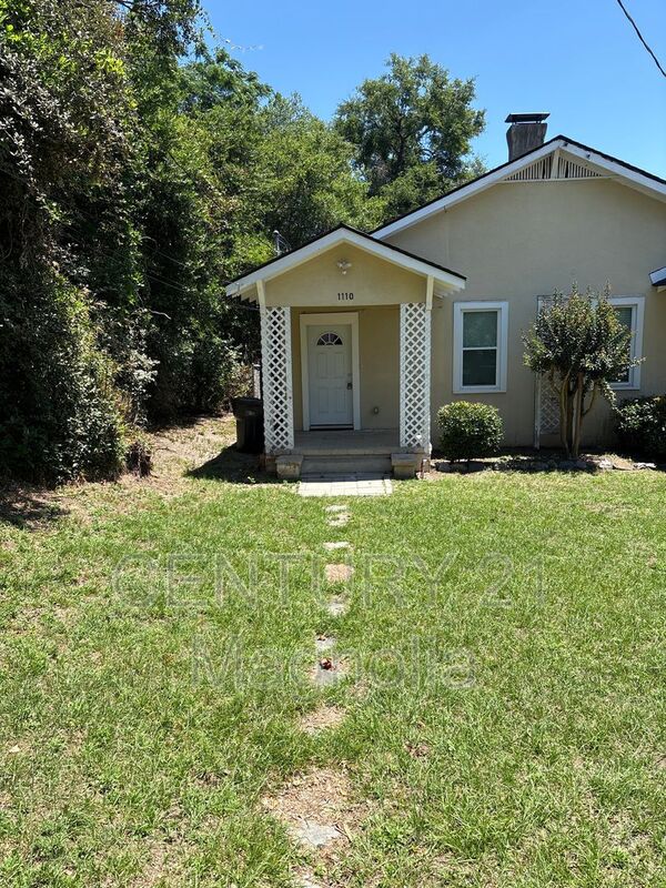 Augusta House: 1110 Troupe Street