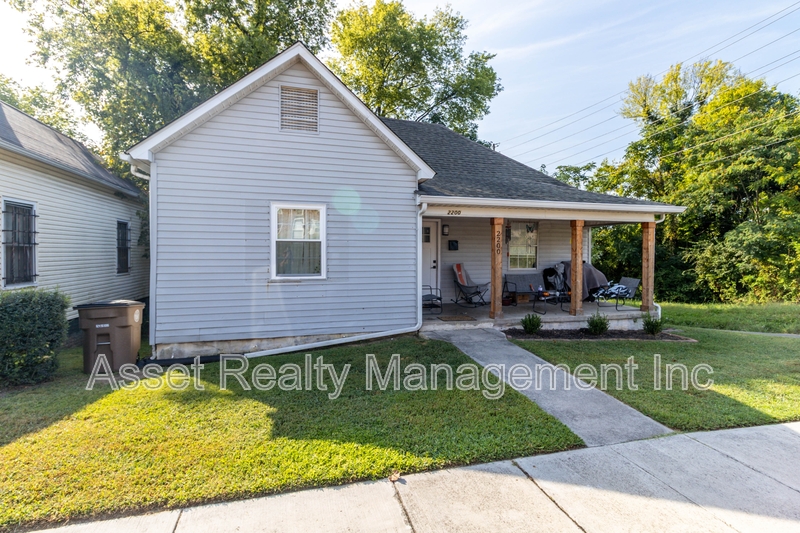 Knoxville House: 2200 Parkview Avenue