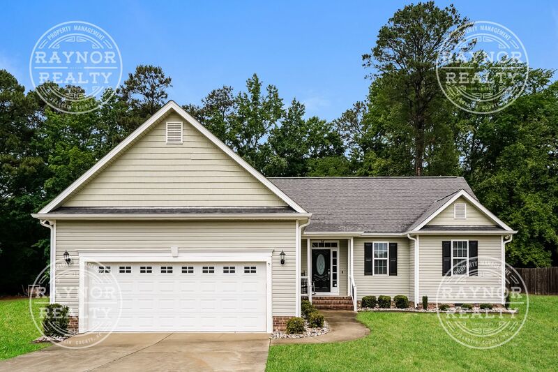 Youngsville House: 90 Glen Oaks Dr