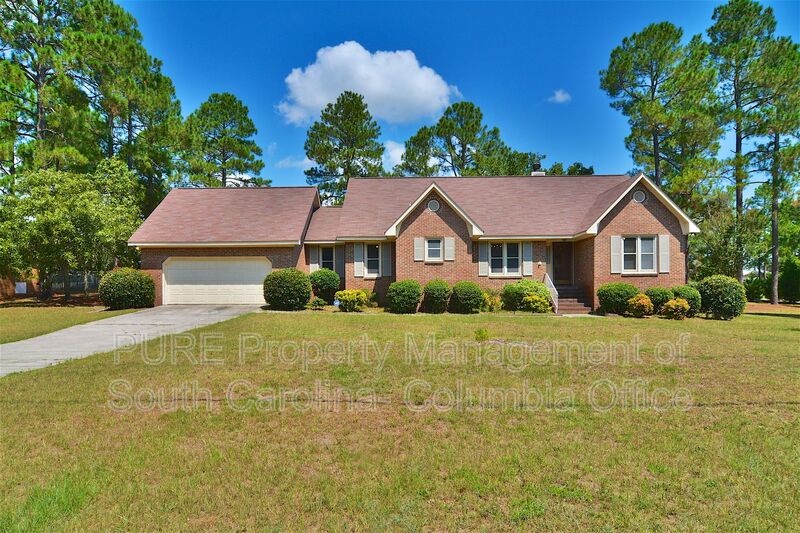 Columbia House: 517 Sparkleberry Ln