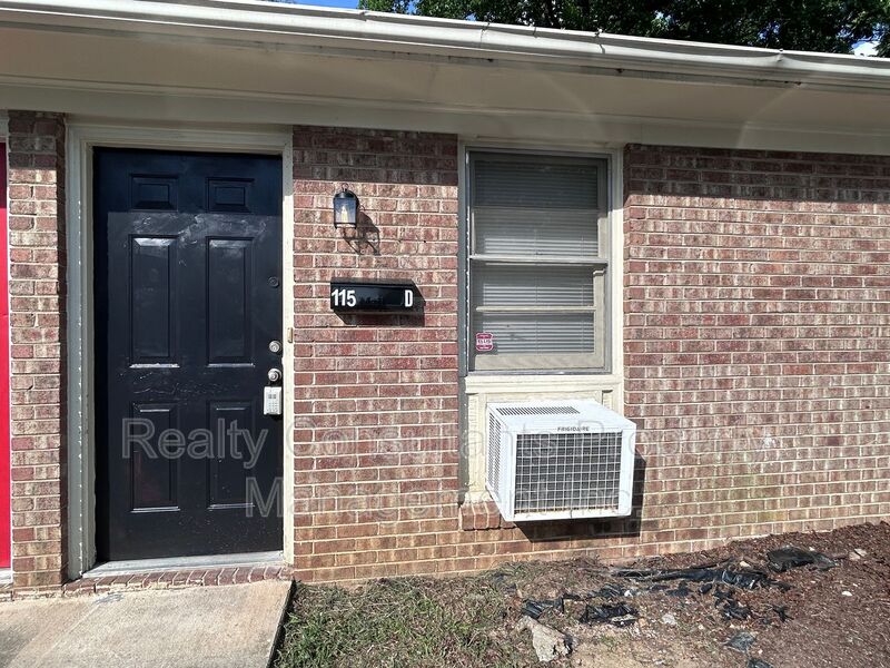 Thomasville House: 115 Cox Avenue