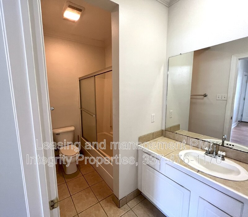 Request a Viewing for 710 E Boyd Dr, apt 707 Tenant Turner